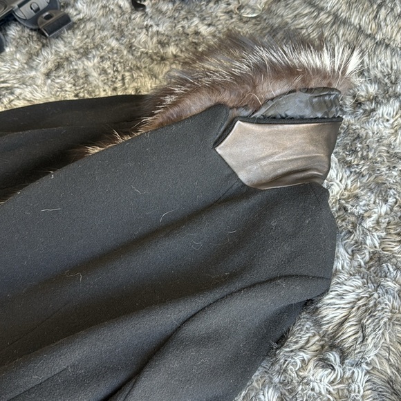 DVF black wool coat with detachable fur collar NWT - Picture 10 of 11